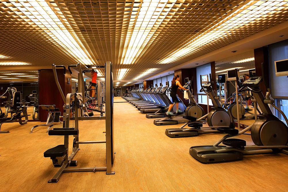 วินเซอ โฮเต็ล Hotel ไถจง ภายนอก รูปภาพ A gym in a hotel