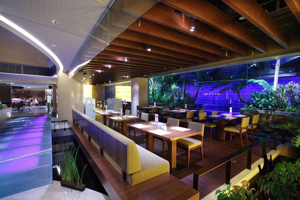วินเซอ โฮเต็ล Hotel ไถจง ร้านอาหาร รูปภาพ The interior of the restaurant