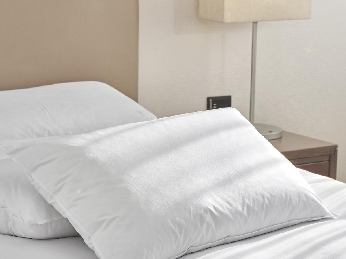 วินเซอ โฮเต็ล Hotel ไถจง ภายนอก รูปภาพ A pillow