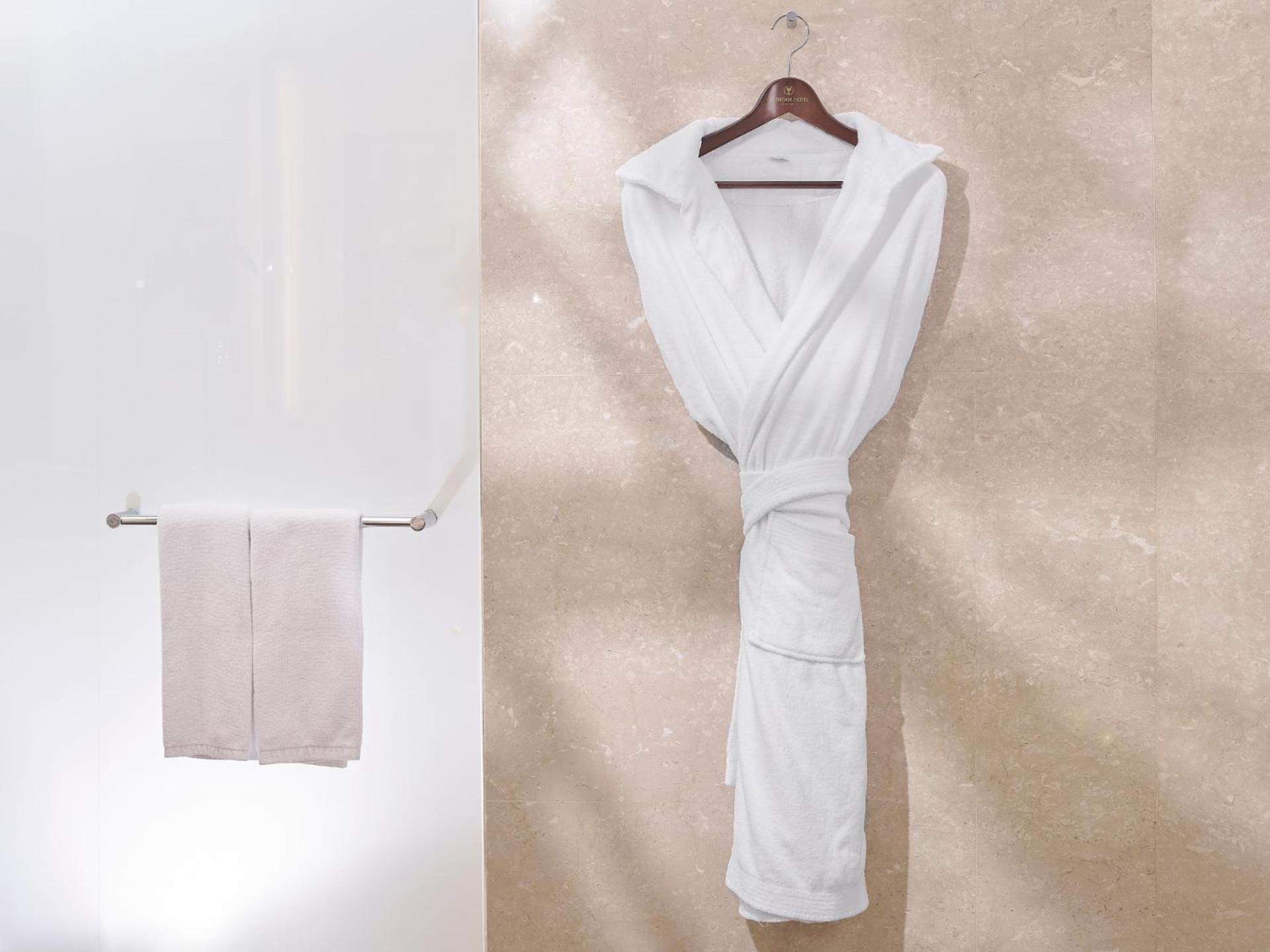 วินเซอ โฮเต็ล Hotel ไถจง ภายนอก รูปภาพ A bathrobe